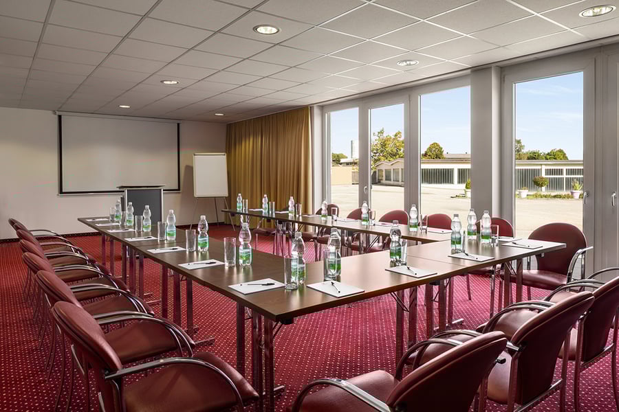 Amedia-Express-Sattledt-Meeting-Room
