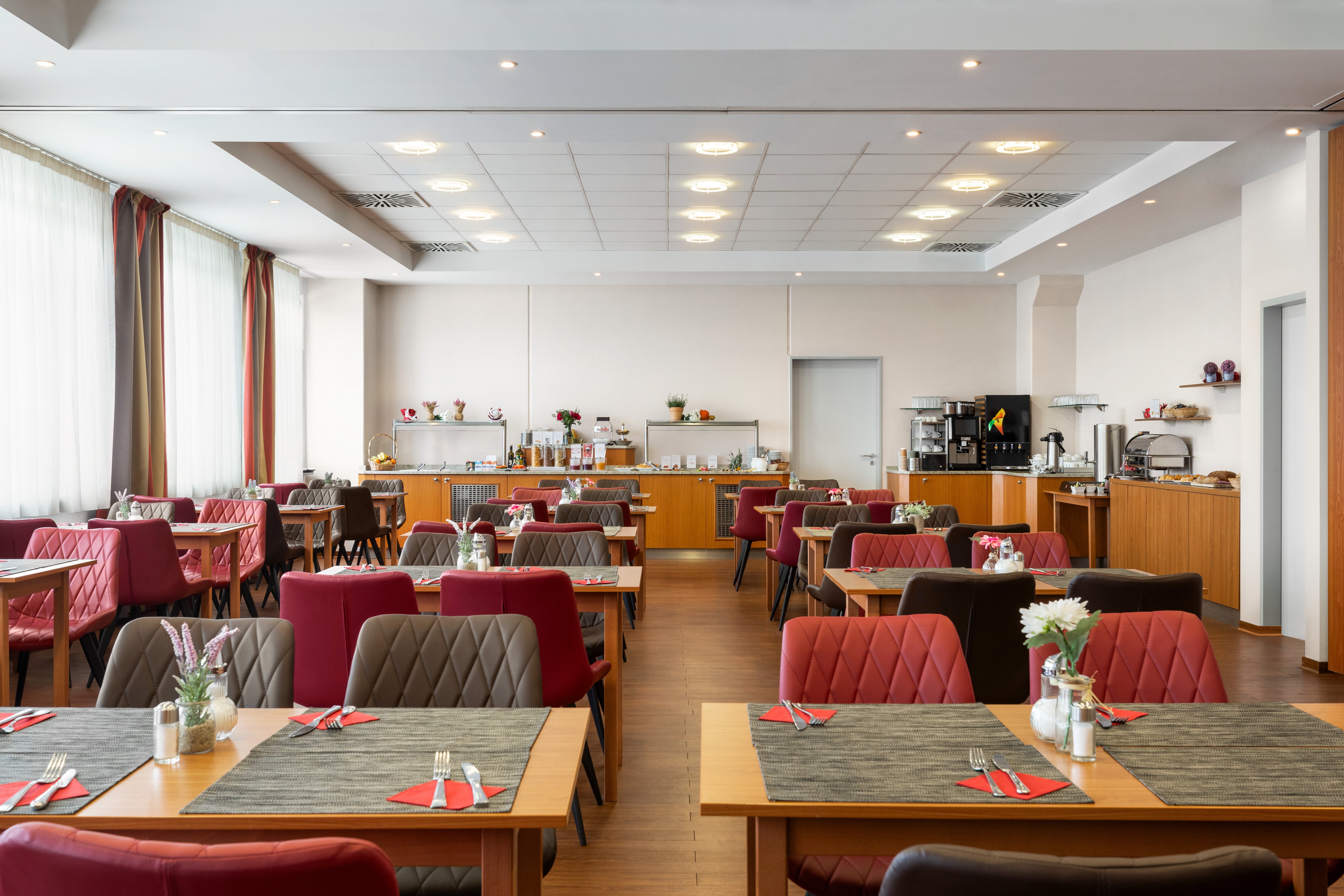 Amedia_Express_Passau_Buffet_Breakfast